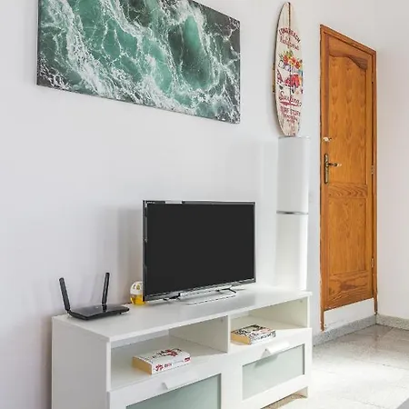 Home2book Lovely Beachfront Apartamento