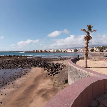 Home2book Lovely Beachfront Apartman