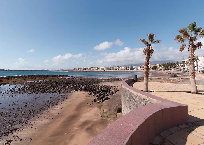 Home2book Lovely Beachfront Apartman